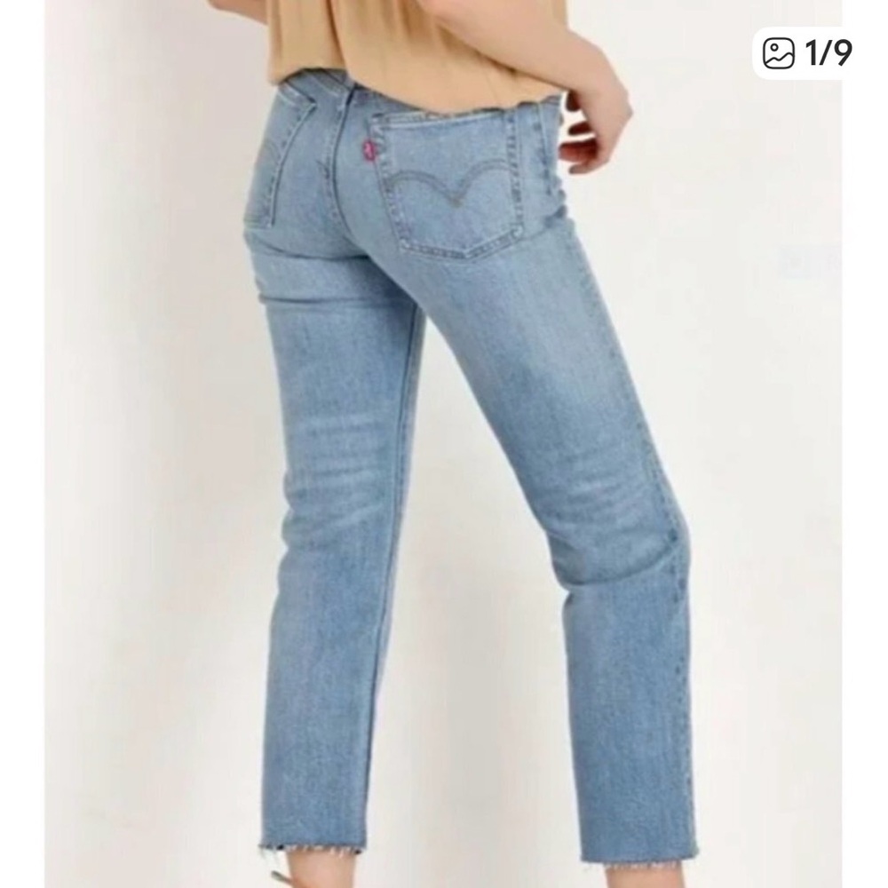 Levi's Women's Classic Wedgie Light Blue Ankle Straight Leg Jeans Distressed